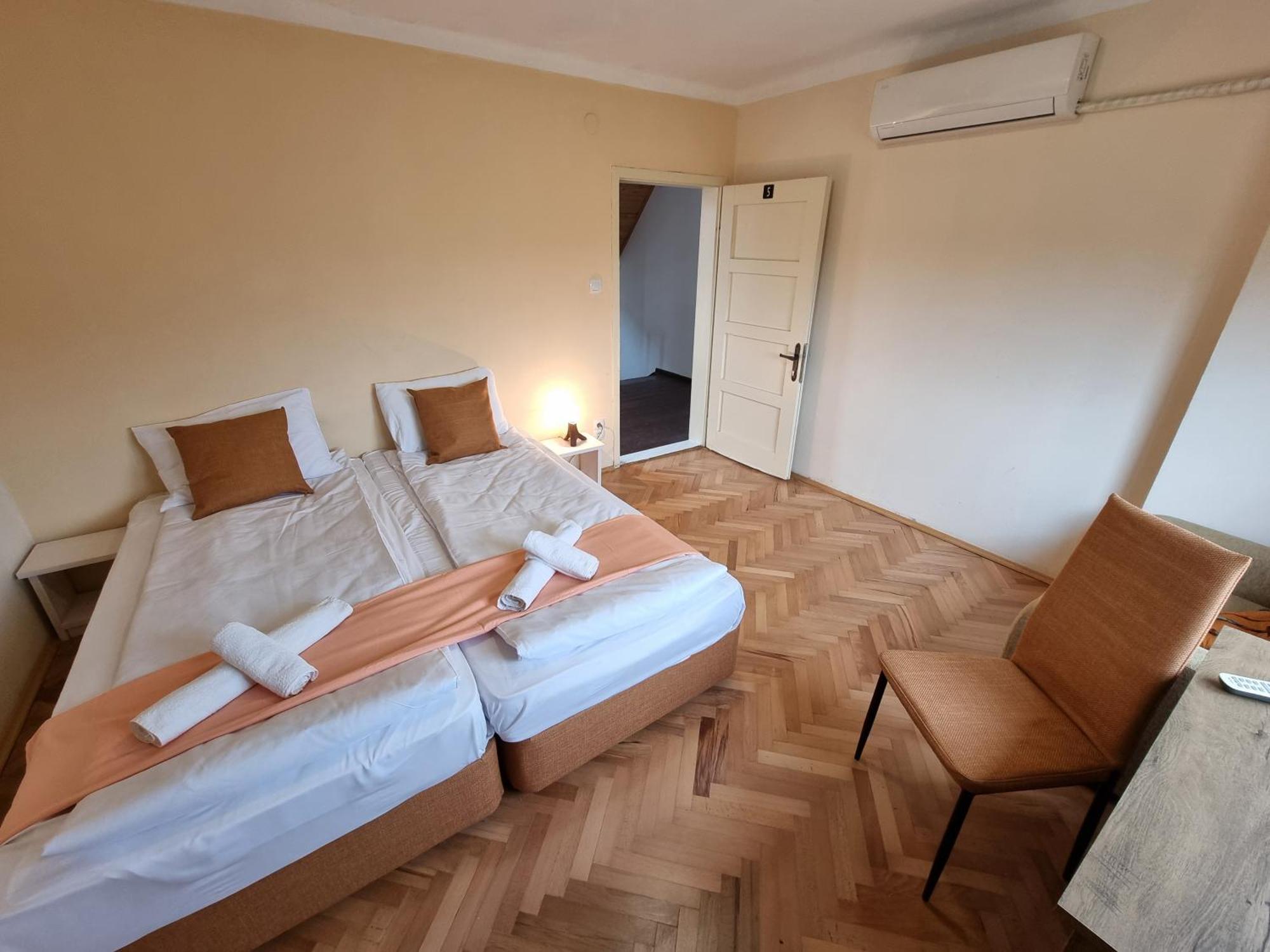 Guest House Art Eco Land Ganchovets Ngoại thất bức ảnh